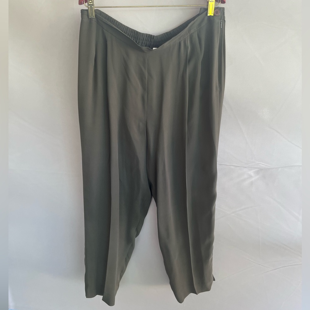 Josephine Chaus Silk Pants Size 16 in Earthy Green